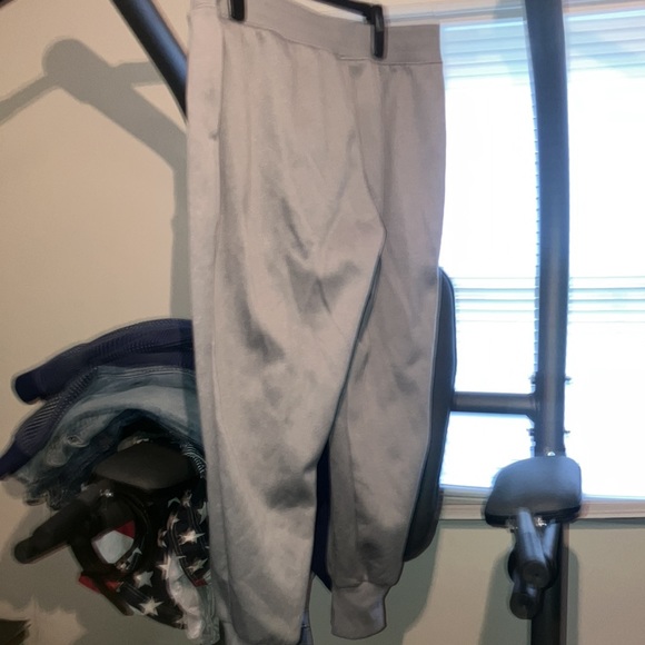 ⬆️Under Amour Sweats - Picture 3 of 3